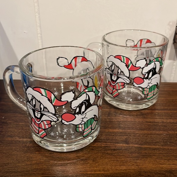 (2) Vintage Looney Tunes Christmas Glass Mugs - Picture 2 of 15
